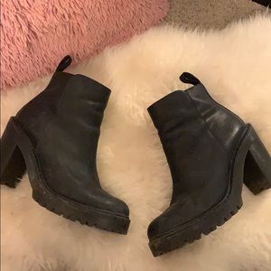 Dr. Martens Magdalena Boots